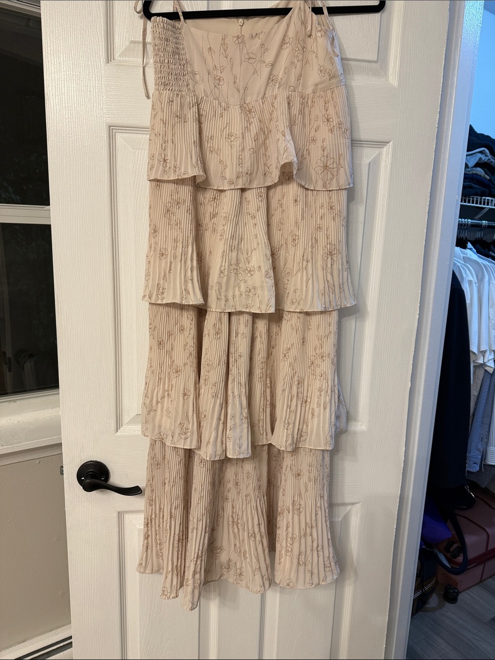 Club Monaco Tiered Beige Floral Midi Skirt
